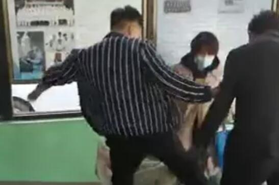 水滴籌員工和輕松籌員工斗毆