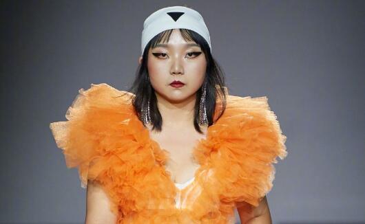 辣目洋子本名李嘉琦