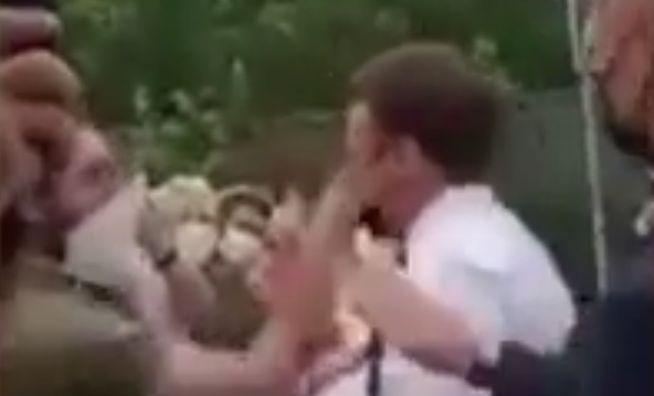 法國總統(tǒng)馬克龍訪問行程中突遭掌摑