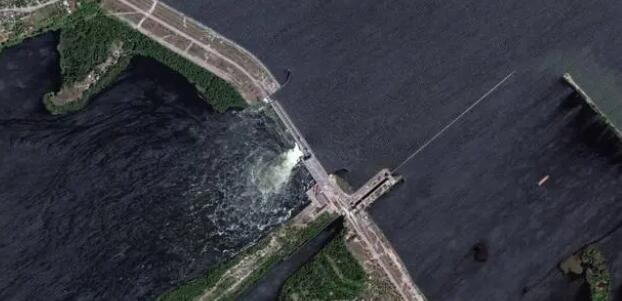 澤連斯基就水電站大壩遭襲開(kāi)會(huì)