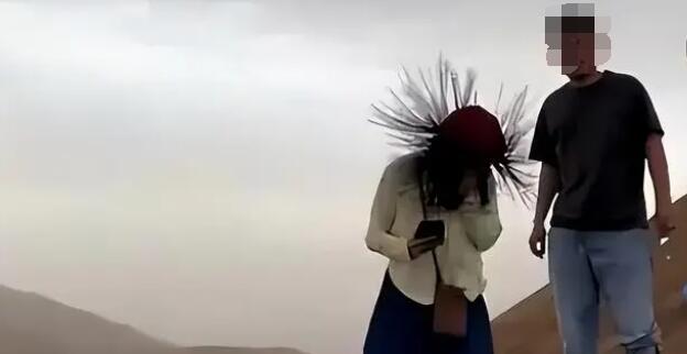 吐魯番多名游客突然頭發(fā)直立如刺猬