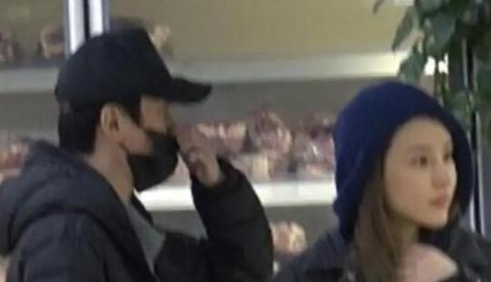 周麟嘉否認是馮紹峰新女友