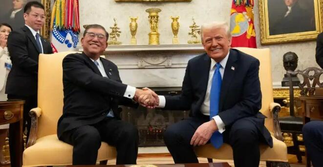 石破茂訪美被日網(wǎng)友批評(píng)坐姿無禮